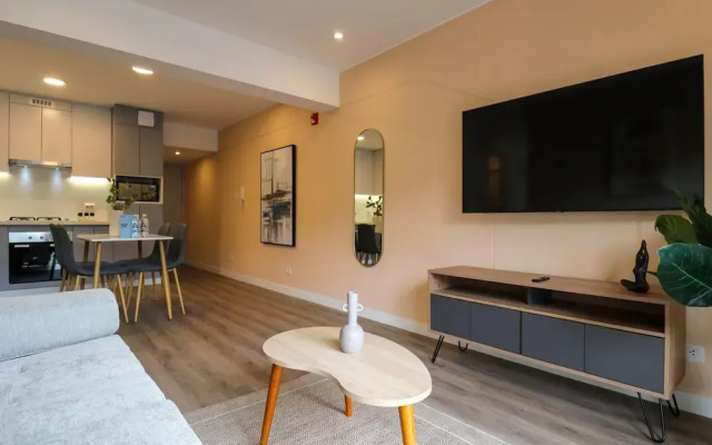 w Brilliant 2BR w Balcony in Miraflores