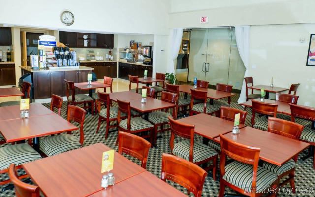 Holiday Inn Express & Suites Surrey by IHG