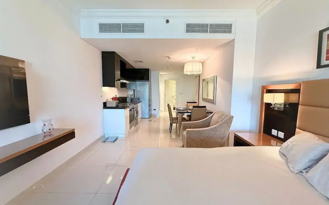 Capital Bay Comfort Studio city view