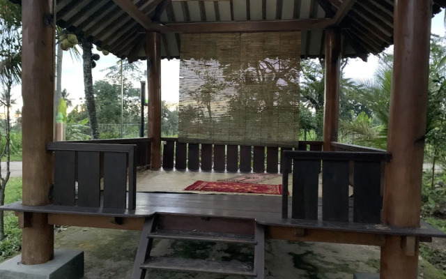 Joglo Green House