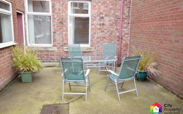 City property - Stanton Apartment