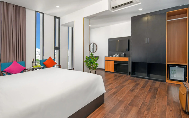 Platinum Danang Hotel