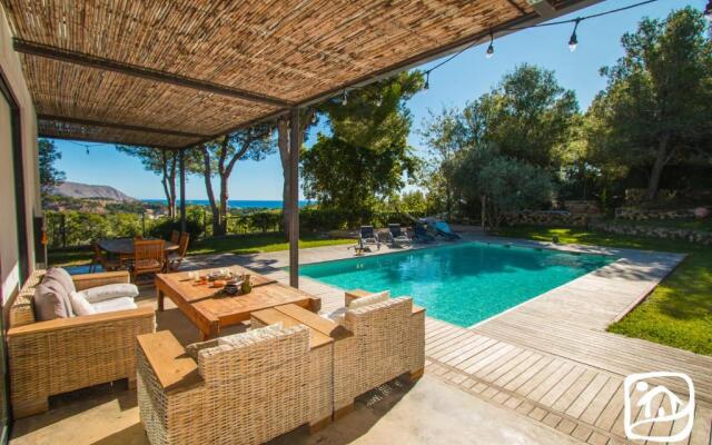 Abahana Villas Beach House