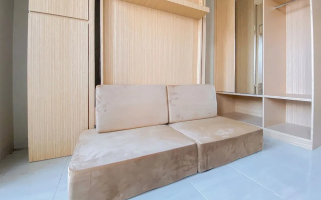 Comfortable And Modern Studio At Apartment The Alton