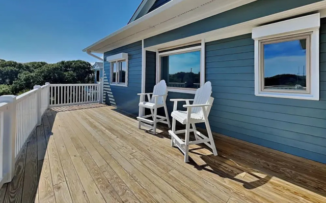 Shady Beaches by Topsail Realty