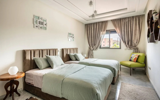 "superbe Appart Méga Terrasse Piscine +big Jardin"