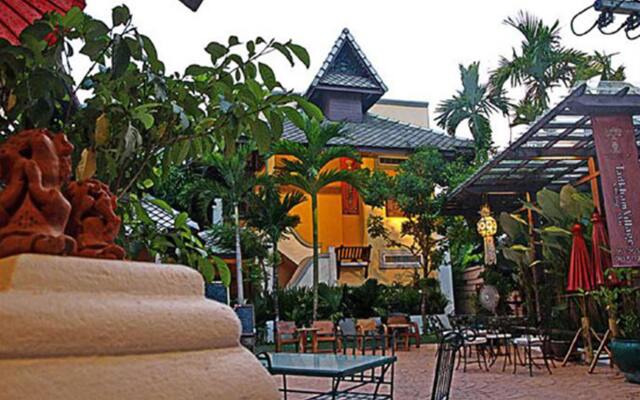 Tadkham Village, Chiang Mai