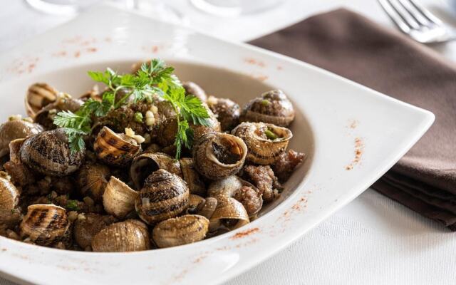 Logis Hôtel Restaurant Le Pardaillan