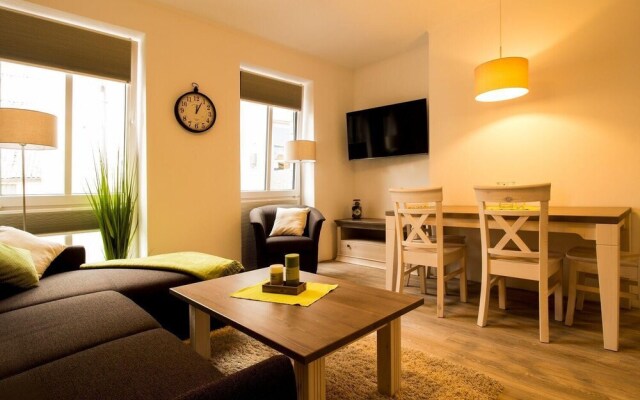 Frau Clara Haus - Ecke 1