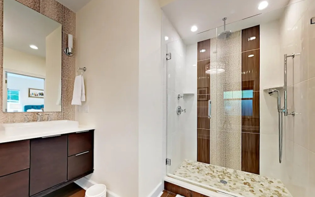 Pershing Way - 4 Br Home