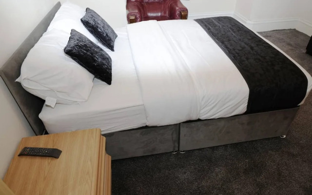 Stunning 5-bed House in Newcastle Upon Tyne