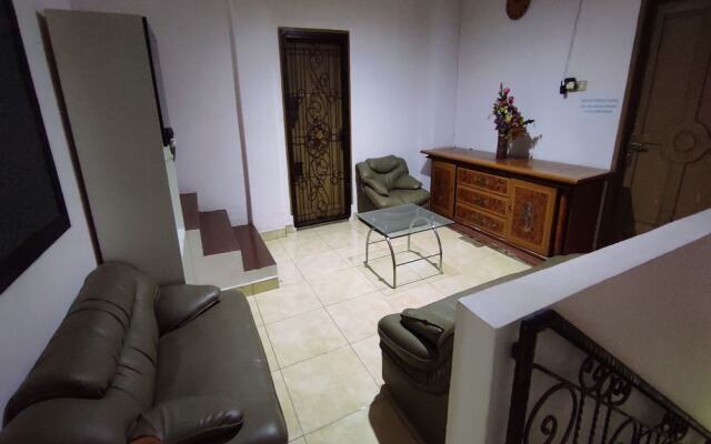 OYO 93650 Pondok Baruga 777 Near Sarewo Musik Studio Kendari