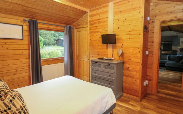 Lakeside Lodge