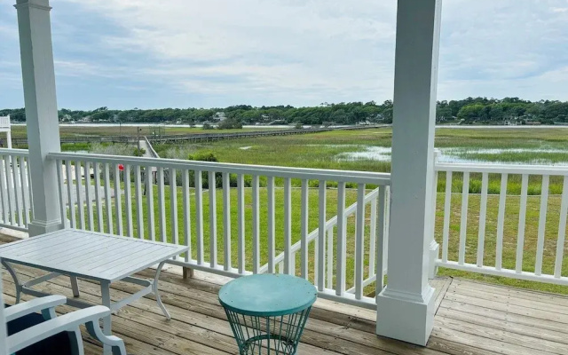 No Egrets 3 Bedroom Condo by RedAwning