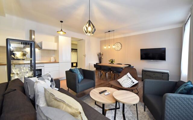 Premium Central Apartment & Room