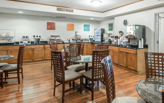 Comfort Inn Tulsa-Downtown West