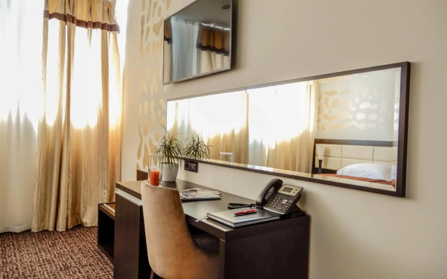 Hotel Diplomat