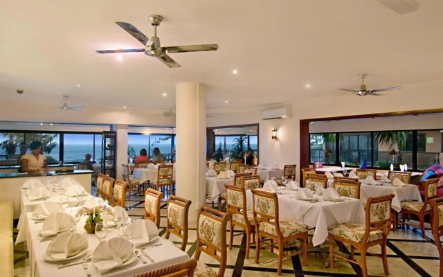 Clubb Coolum Beach Resort
