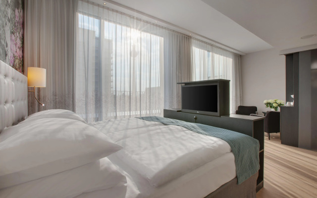 Premier Inn Berlin Alexanderplatz Hotel