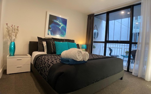 The Gallery Luxe 1 BR Executive Apartment in the heart of Braddon Wine Secure Parking WiFi – Guest Rooms – Braddon