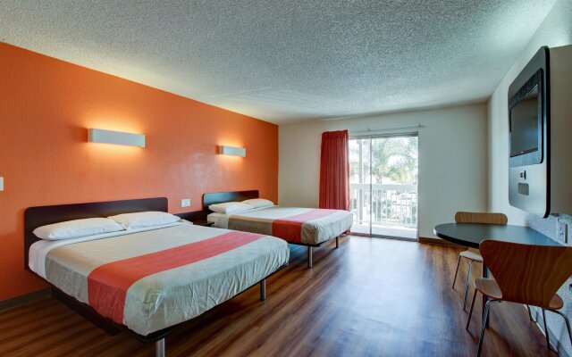 Motel 6 Irvine - Orange County Airport