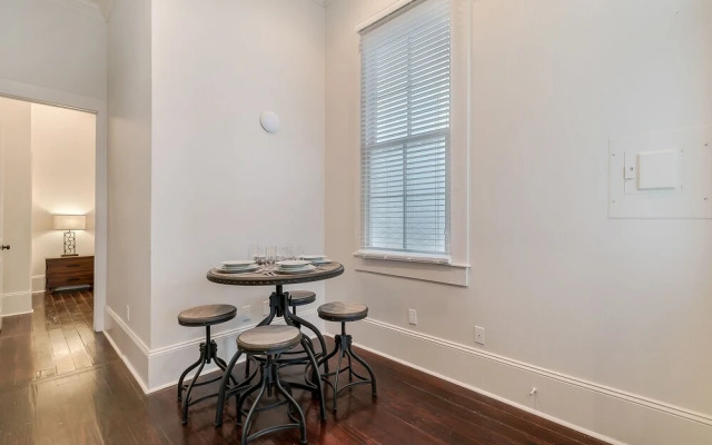 Residences Du Carondelet by Hosteeva