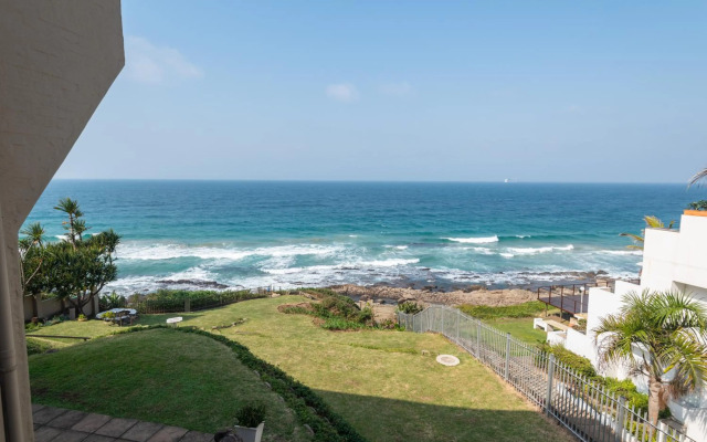 Sea front designer apartment