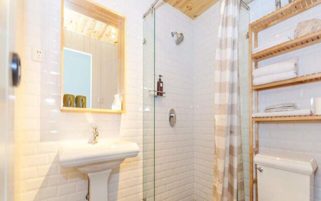 Iris House Hotel