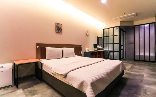 Changwon Masan IVE Hotel