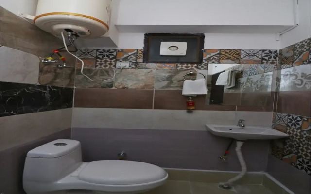 OYO Flagship 26898 Galleria