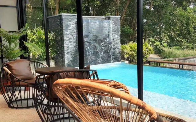 Canvas Family Home