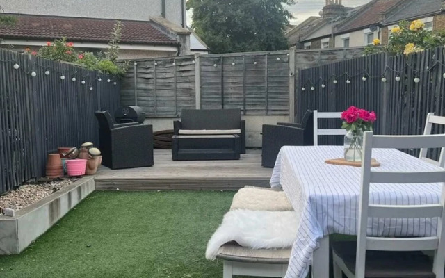 Gorgeous 1 Bedroom Apartment With Garden Near Earlsfield