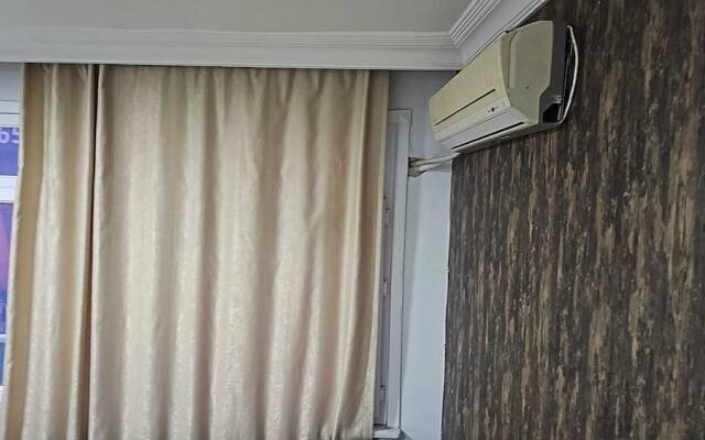 Midtown Hotel Apartments 404