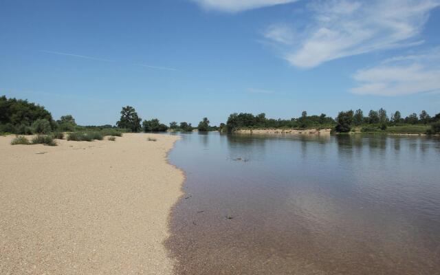 Countryside Holiday Home in Decize near Town Centre