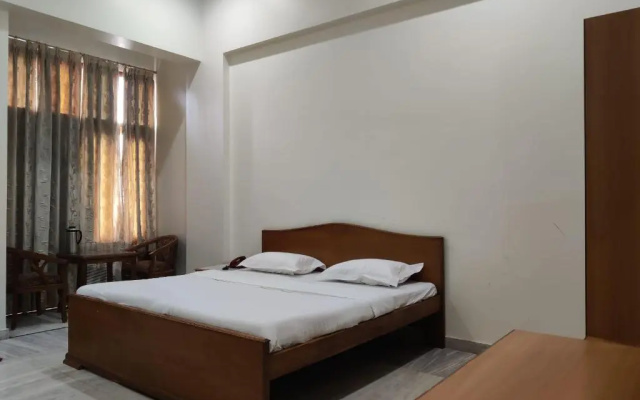 Chandra Pushp Palace – Guest Rooms – Agra