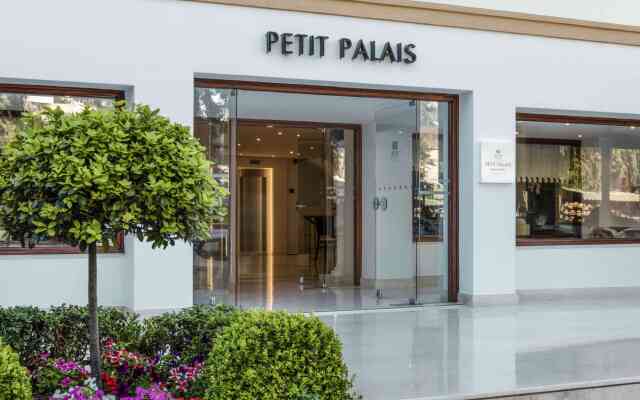 Mitsis Petit Palais Beach Hotel