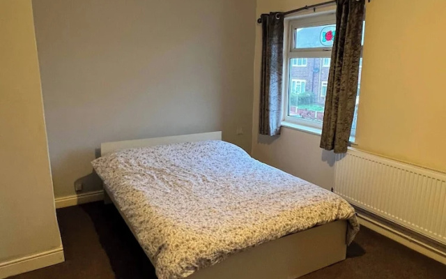 Cozy 2 Bedroom Home in Hucknall, Perfect for a Relaxing Getaway — фото 5