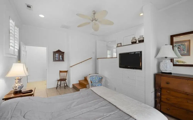 Salt Life 3 Bedroom Home by RedAwning