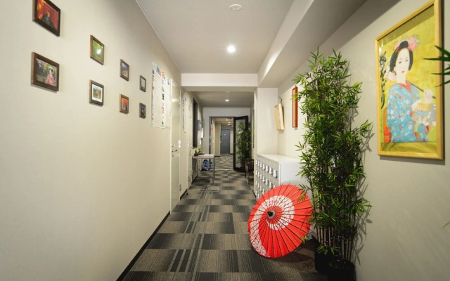 Root2 Coffee & Hostel