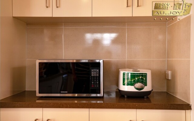 AUJOY 4 Bed  Townhouse Glen Waverley