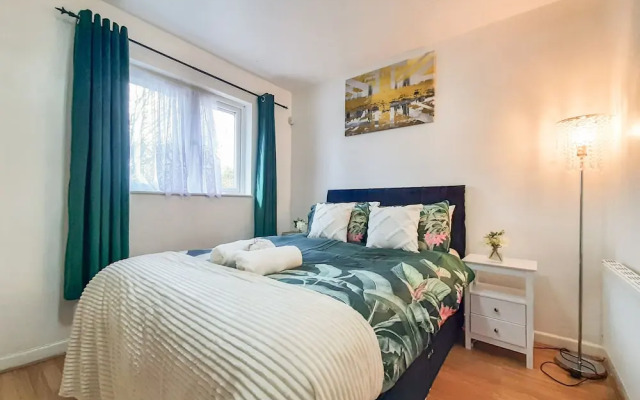 I Luv London Too! 1bed Stunnin Home Sleeps 3!