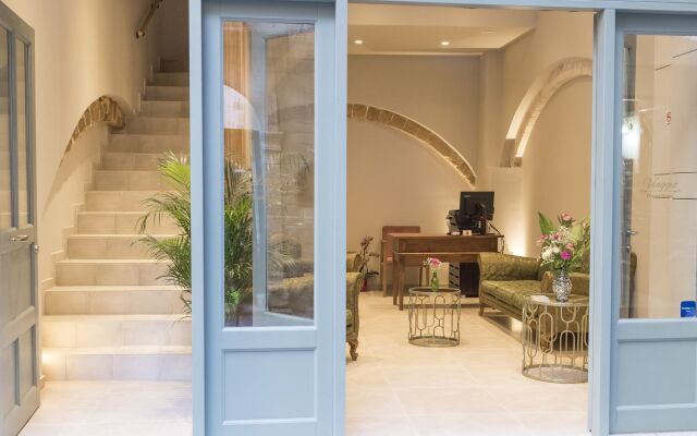 Viaggio Elegant Rooms