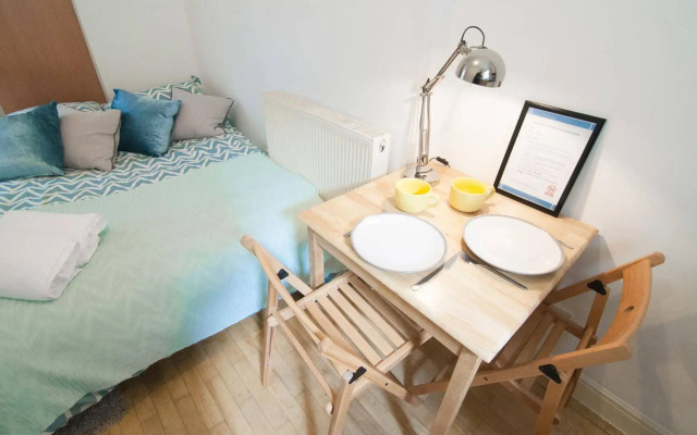 Queen's Club Apartments