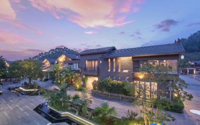 Xinxing Zenyu Town North and South Ju Siheyuan