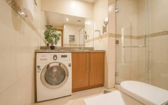 Elegant Apartment Close to The Metro!