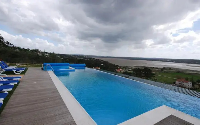 Unique Lake House In Silver Coast