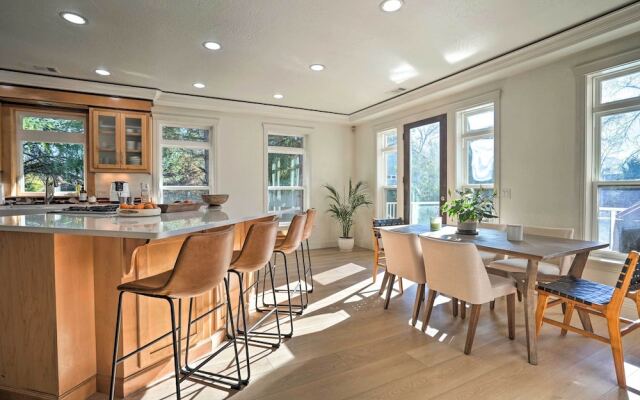 Luxe Getaway w/ Riverfront Views in Grants Pass!