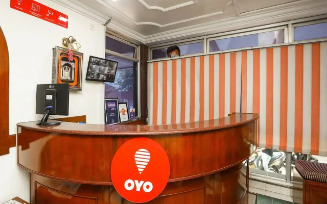 OYO 17056 Hotel Chandra Palace