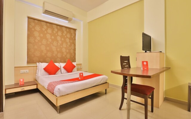 OYO 11718 Hotel Shivarth