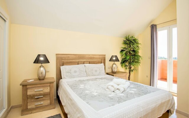 Beautiful 2 Bed 2 Bath, Duplex Penthouse JC30